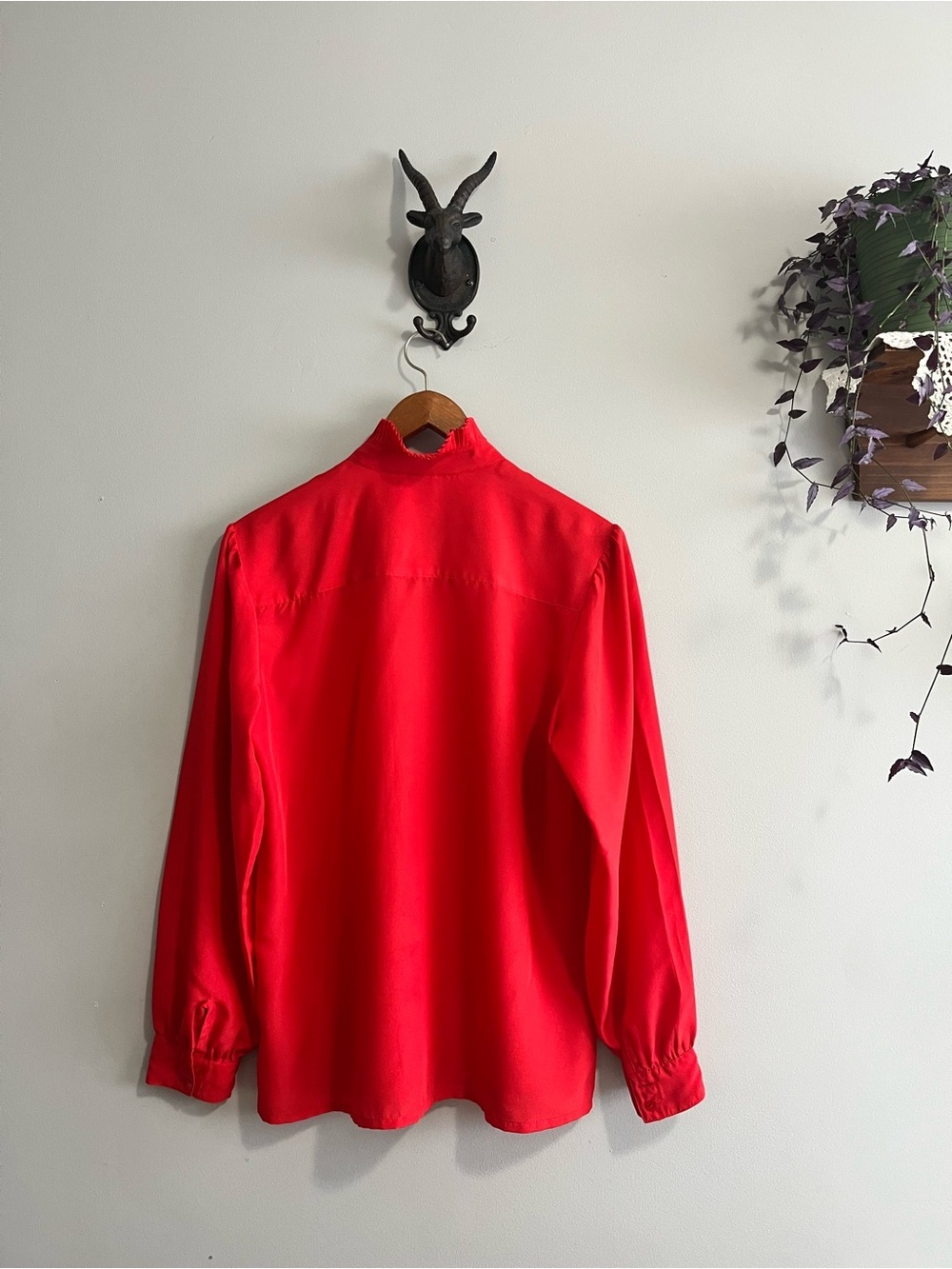 VINTAGE 80’s Red Ruffle Neck Blouse size medium - Picture 5 of 7